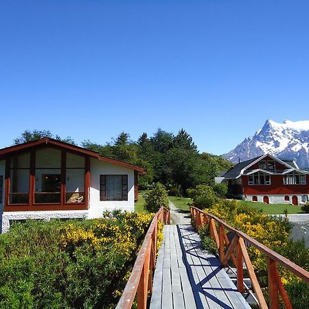 Hosteria Pehoe Торрес-дель-Пайне Экстерьер фото