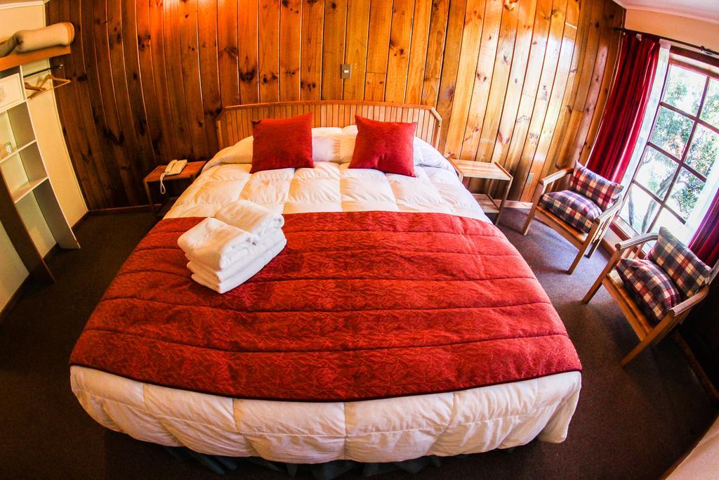 Hosteria Pehoe Торрес-дель-Пайне Экстерьер фото