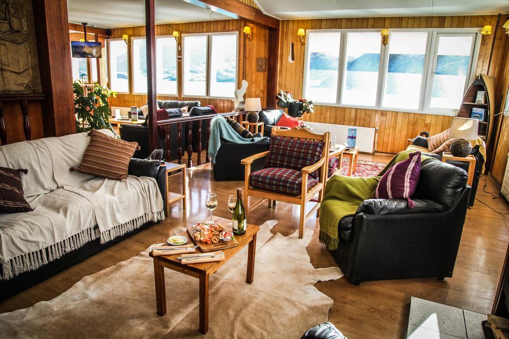 Hosteria Pehoe Торрес-дель-Пайне Экстерьер фото