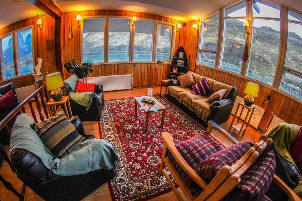 Hosteria Pehoe Торрес-дель-Пайне Экстерьер фото